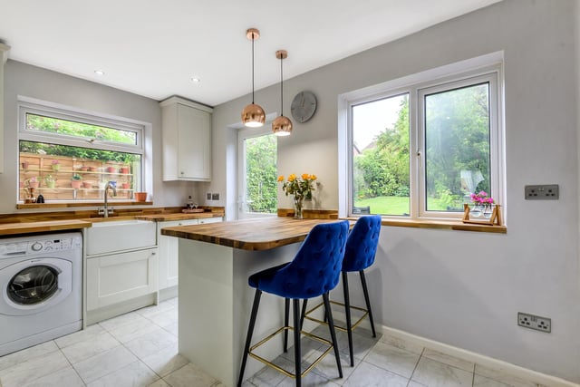 The property itself is immaculately presented, well maintained and benefits from a recently fitted new kitchen with a central island and glass door to the rear garden.