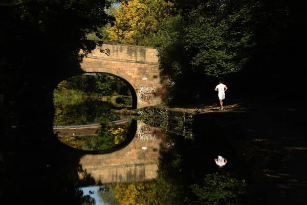 The canal is lined with beautiful colours in the autumn - and it's perfect for both a short stroll or a full day's walk. Take a detour at Kirkstall Abbey or stroll into the city centre, and there's plenty of nearby pubs to stop off at on the way, including the Abbey Inn near Bramley.