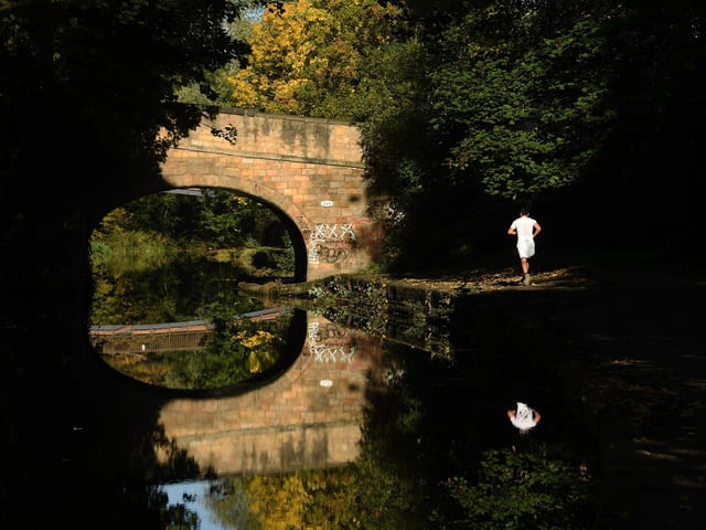 The canal is lined with beautiful colours in the autumn - and it's perfect for both a short stroll or a full day's walk. Take a detour at Kirkstall Abbey or stroll into the city centre, and there's plenty of nearby pubs to stop off at on the way, including the Abbey Inn near Bramley.