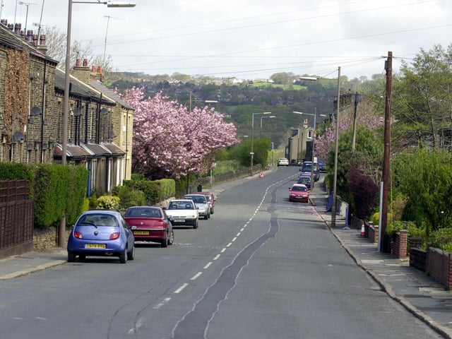 There were 298 shoplifting crimes in Farsley South between May 2022 and April 2023