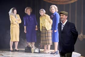 L-R - Helen Reuben, Morag Cross, Sarah Moyle, Emma Ernest, Dennis Herdman in Handbagged - Photo Manuel Harlan.