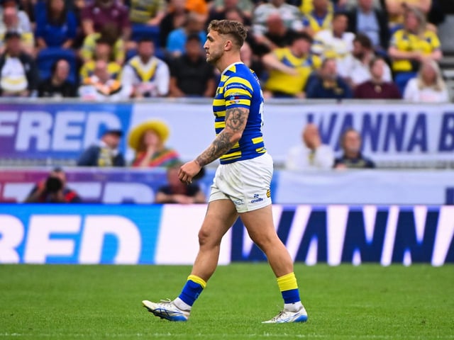 Grade E dangerous contact, 21 penalty points, total points 21 - three-match suspension and fine.