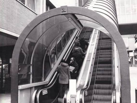 One moving staircase going up, another moving staircase coming down. The do you remember the escalators on Boar Lane up to the Bond Street Shopping Centre? Pictured here  in November 1980.