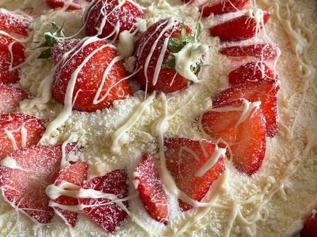 Dawn Barras said: "Strawberry and white chocolate cheesecake."