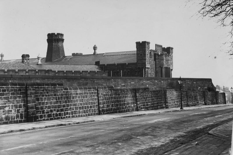 The double wall of Armley jail flanking Hall Lane pictured in January 1950.
