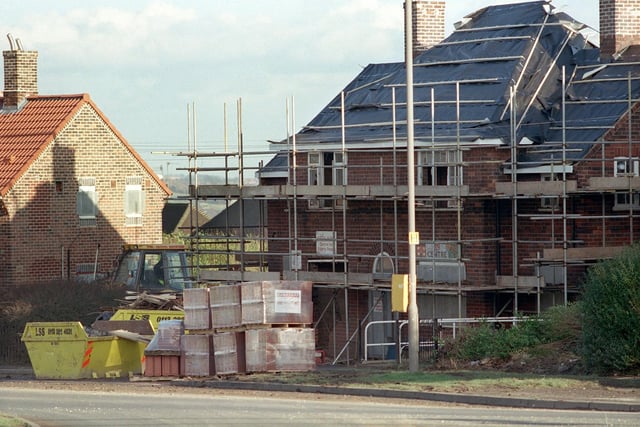 Building work underway near Belle Isle Circus in January 1999.