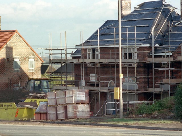 Building work underway near Belle Isle Circus in January 1999.