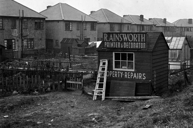 "Ainsworth's Hut" in the rear garden of Southleigh Road in April 1944. The back gardens of the semi detached houses on Southleigh Crescent can be seen to the back of the picture.