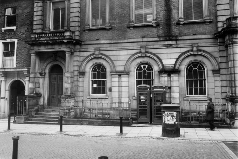 The County Court building on Albion Place in April 1983. It was closed in the mid-1980s and redeveloped in 1987 by W. H. Smith.