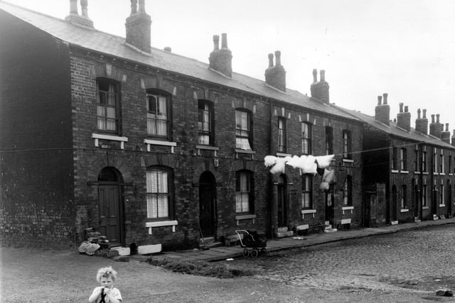 Laycock Street from Husler Grove, in the direction of Buslingthorpe Lane. Pictured in July 1958, prior to slum clearance in the area.