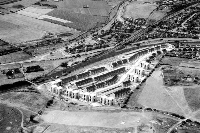 Dewsbury Road runs from left to right across the centre in 1963, with the Ring Road branching off into the top right corner. In the centre, new housing development is the Parkwood estate, with South Leeds Golf course around it. The open land in the top left corner is now the site of the White Rose Shopping Centre.