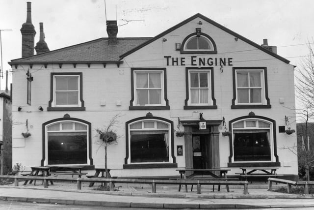 The Engine Hotel on Moor Road in Hunslet in February 1994.