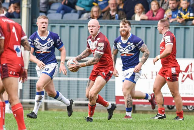 Goole Vikings' first signing, Tom Halliday, seen on the ball for Doncaster against Swinton in 2022. Picture by Tom Pearson/SWpix.com.