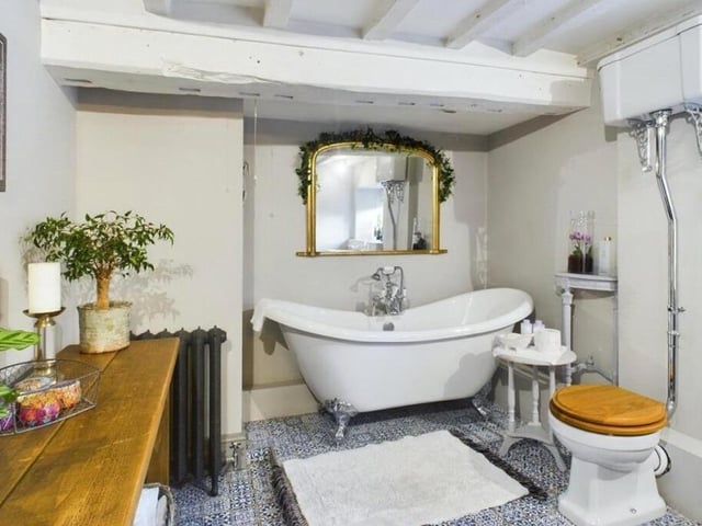 A charming Victorian style bathroom.