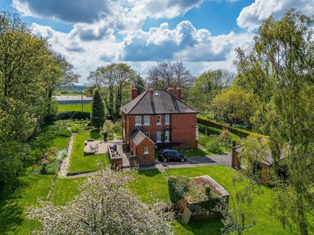 This lovely home, on Kirkgate Lane, is currently available for £655,000.