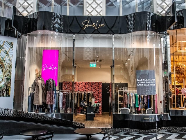 From high quality Spanish and Italian footwear brands to Scandinavian clothing collections, ladies clothing retailer Shu & Luxe sells classic pieces with trend-led elements.