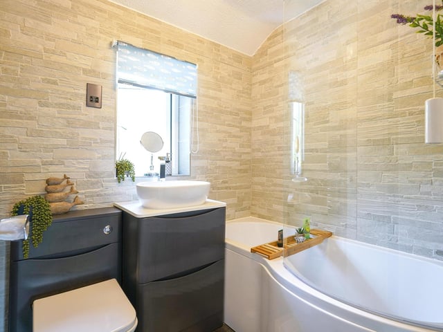 For more information about this house please go to www.purplebricks.co.uk/.