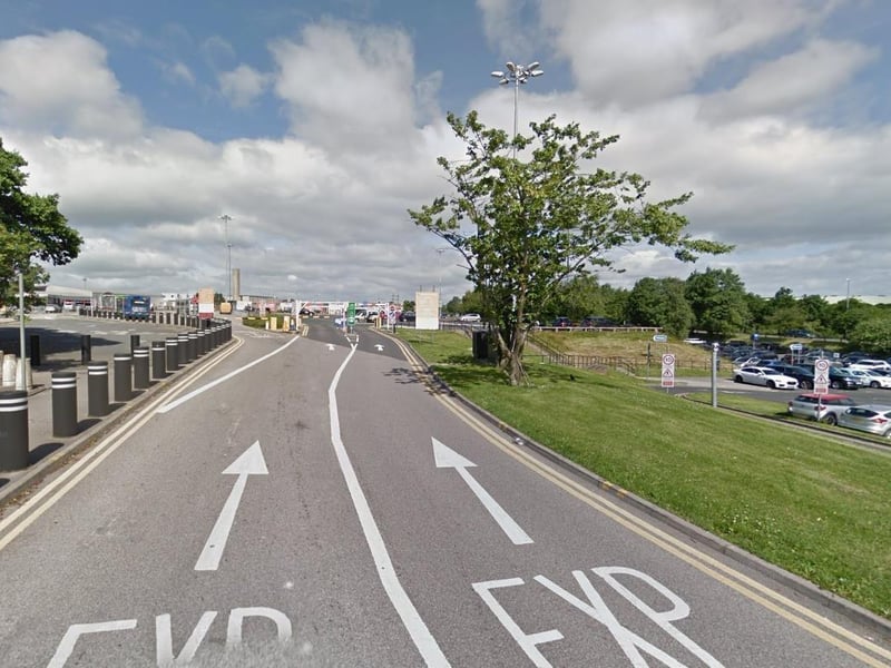 Leeds Bradford Airport Meet & Greet is rated 3.3 overall by Skypark secure.