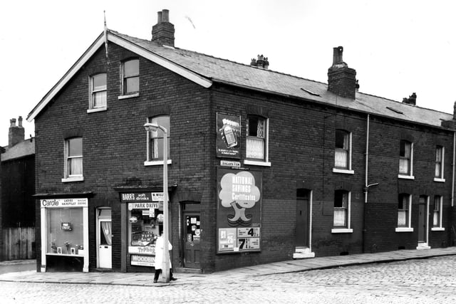 The junction of Aysgarth View and Pontefract Lane in October 1966. There are two shops on the gable end and back-to-back terraced houses on the right. They are a ladies' hairstylist, Carole at no 55 and W. Miller's Greengrocer's at no 57. A