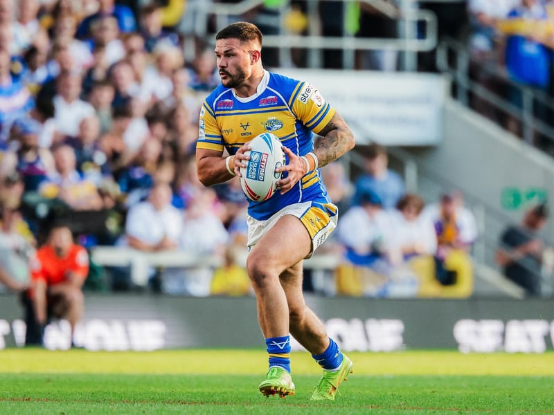 12 starts, 16 sub, three tries. Had a consistent year, did a solid job and pepped things up when brought off the bench 7