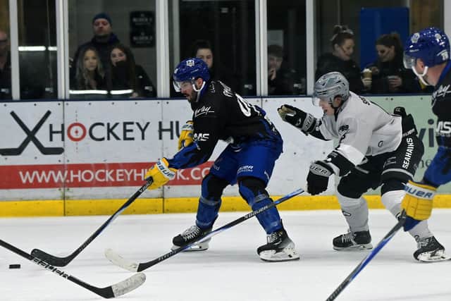 NEW FACE: Leeds Knights' Baliant Pakozdi gets away from Hull Seahawks' Tommy Spraggon. Picture: Jonathan Gawthorpe