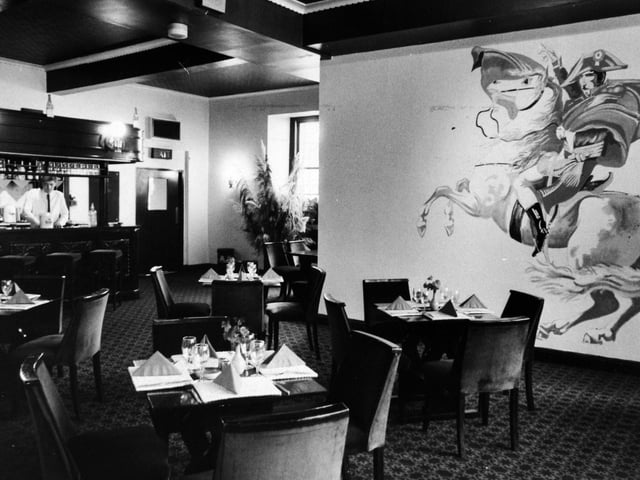 Did you enjoy a meal here back in the day? The new-style Bonapartes restaurant at the Wellesley Hotel in July 1984.