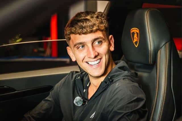 Not trusting himself with the cars, Jay Jay is selling them and is making plans.