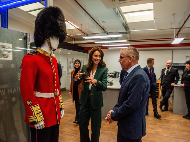 Amanda McLaren, AW Hainsworth’s managing director, said after the visit: “She was fascinated by some of the traditional processes and also things like the dye house where she could see the fabric that is worn by the Buckingham Palace guards…being dyed red, and it really brought home to her the intricacies of the process and the skills of our people.”