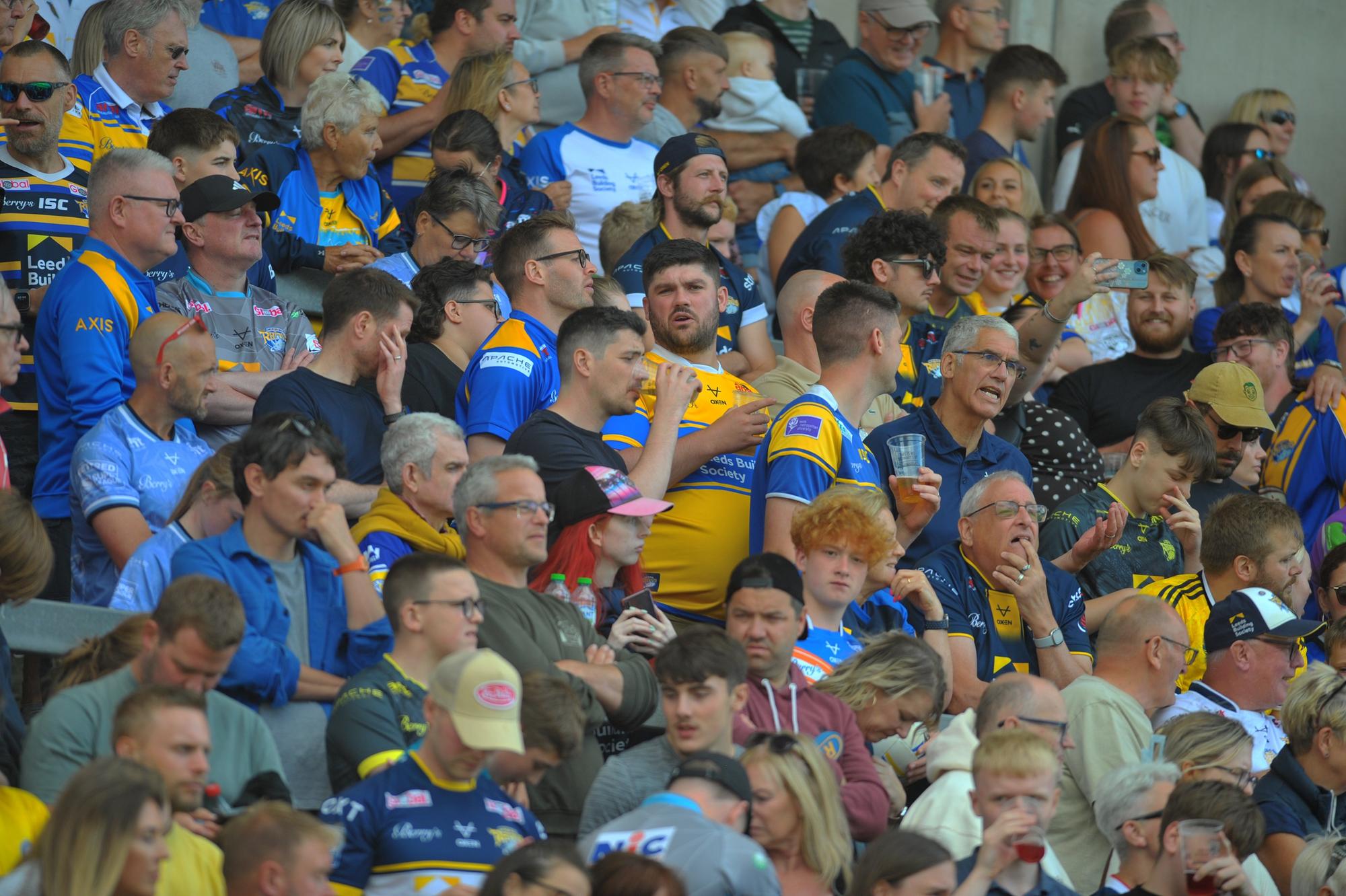 See if you can spot yourself: 29 superb pix of fans at Headingley as Leeds ...