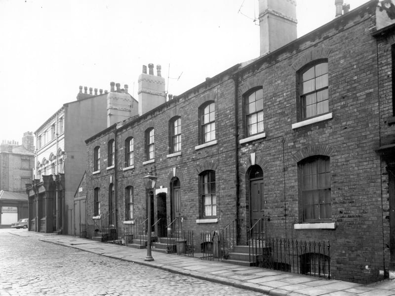 Roundhay Street in March 1961. The Queen's Hotel on Roundhay Road can be seen towards the left of this view. Included in slum clearance plans.