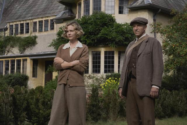 Carey Mulligan and Ralph Fiennes in Netflix's, The Dig (Photo: LARRY HORRICKS/NETFLIX © 2021)