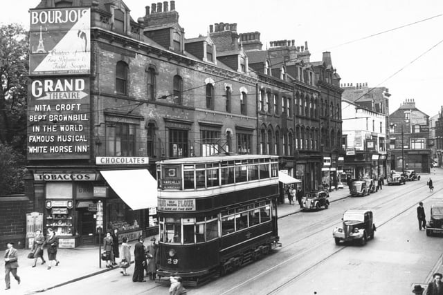 Enjoy these photo memories of Briggate and the tram.