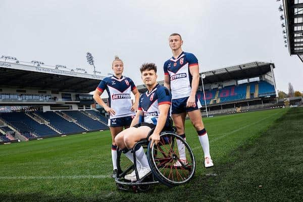 Tom Halliwell at Headingley with England women's captain Jodie Cunningham and men's star Harry Newman ahead of this weekend's Test triple-header in Leeds. Picture by Alex Whitehead/SWpix.com.
