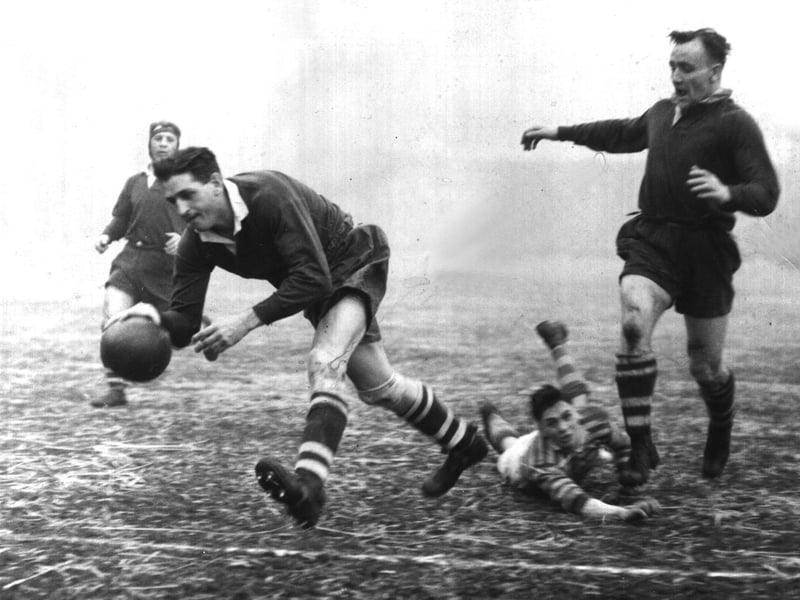 Hard as nails, skilful Australian forward, made 236 appearances for Leeds.