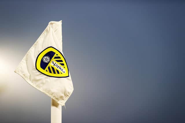 LEEDS, ENGLAND - DECEMBER 18: General view of a corner flag with the Leeds logo on is seen with fog behind inside the stadium ahead of the Premier League match between Leeds United  and  Arsenal at Elland Road on December 18, 2021 in Leeds, England. (Photo by Naomi Baker/Getty Images)