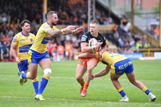 Ryan Hampshire in action against Hull KR. (Photo: Will Palmer/SWpix.com)