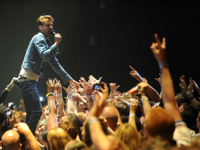 The Kaisers first took to the stage in September 2013 as part of their Souvenir Tour. The 18 song set list included Ruby and I Predict A Riot.