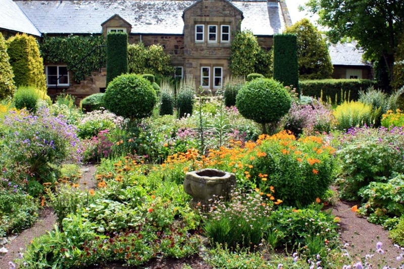Herterton is a 16th century farmhouse with a walled garden made after 1976. There is topiary, a physic garden and a flower garden.