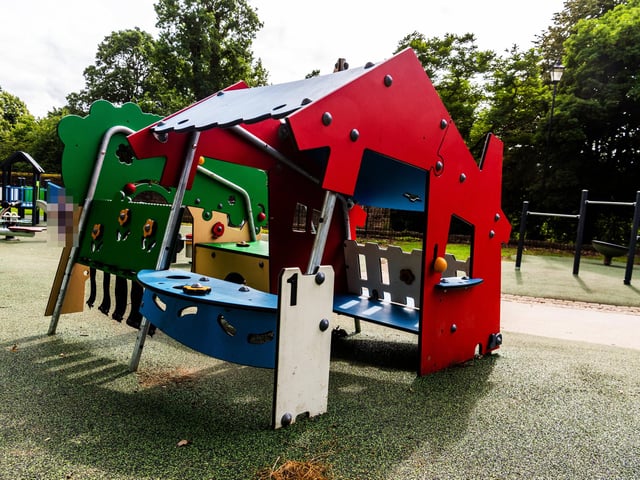 Coun Emma Flint (Labour, Weetwood Ward) said it was a "real community effort" to bring new equipment to the park.