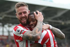 BRENTFORD, ENGLAND - SEPTEMBER 03: Ivan Toney of Brentford celebrates scoring their side's third goal with teammate Pontus Jansson during the Premier League match between Brentford FC and Leeds United at Brentford Community Stadium on September 03, 2022 in Brentford, England. (Photo by Steve Bardens/Getty Images)