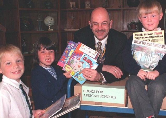 Children at Hatchell Wood School collected 632 books to donate to schools in Africa in 2000.