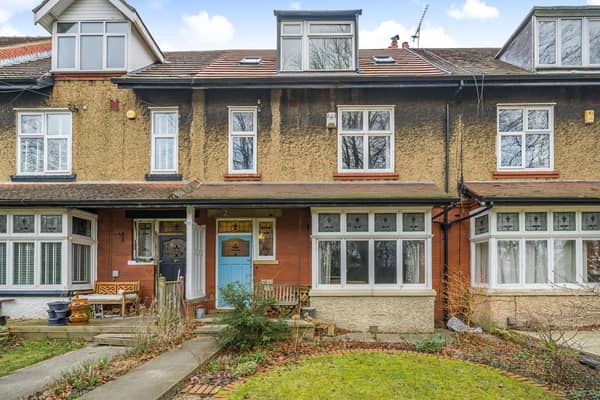 Available for sale is this characterful house with a light and airy feel to it. This solid family home has a prominent position on South Parade in Pudsey.