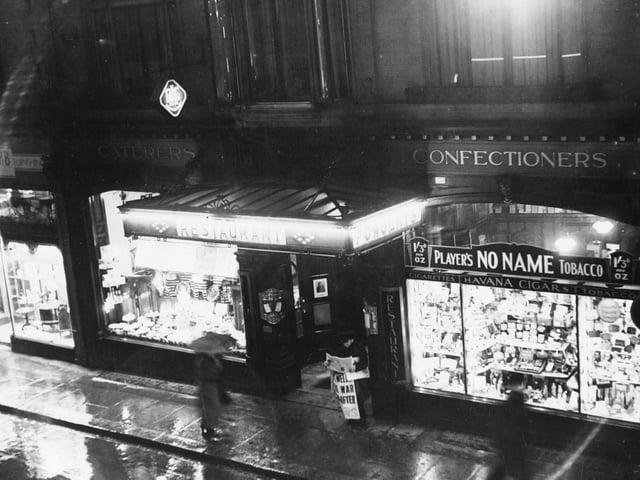 Powolny's restaurant on Bond Street in November 1935.