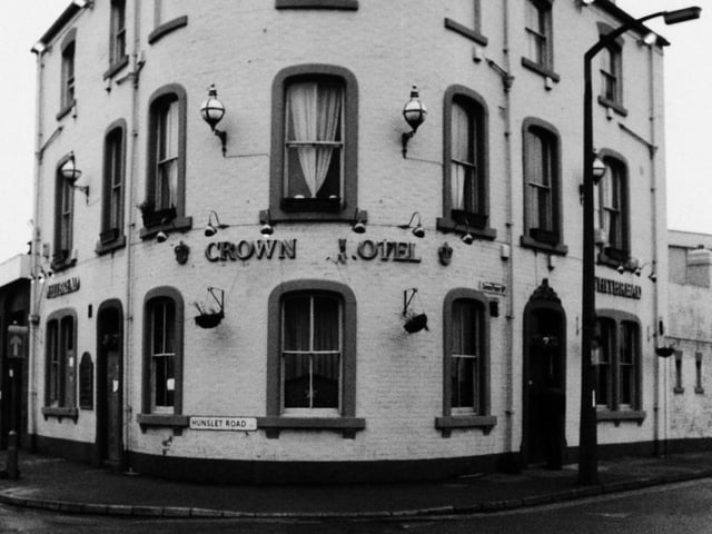 Did you enjoy a drink here back in the day? The Crown Hotel on Hunslet Road pictured in April 1993.