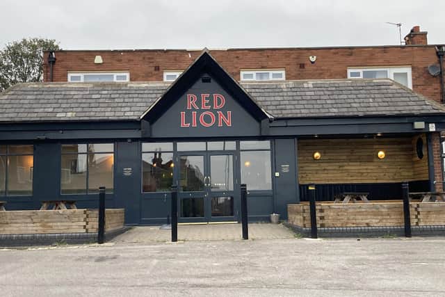 Red Lion pub, Batley Road, Wakefield.