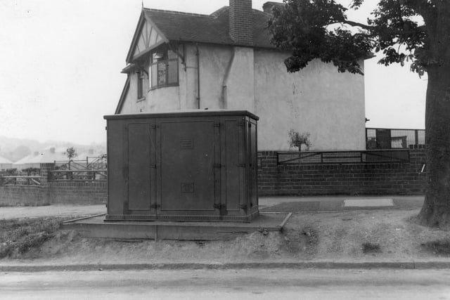 The main view is of an electricity kiosk on Oakwood Lane in July 1936. It provided electricity supply for Oakwood Lane and Foundry Lane.