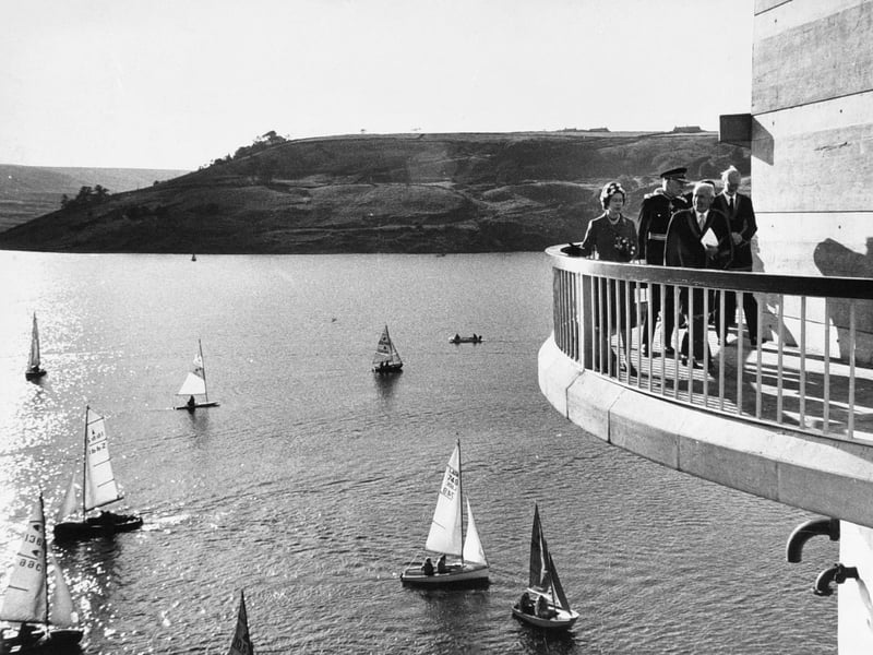 Her Majesty the Queen unveiled a commemorative plaque at Scammonden Reservoir in October 1971.