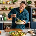 Jamie Oliver dishes up a new recipe on Jamie's Air Fryer Meals (Picture: Chris Terry/Jamie Oliver Enterprises/Channel 4)