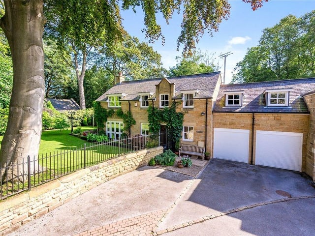 Tucked away within a small exclusive development on the edge of Roundhay Park, Beechcroft was built in 1997 within the grounds of the former Woodlands Hall.