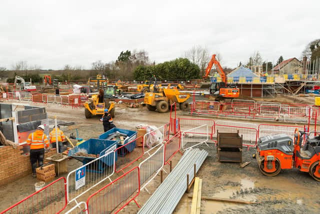 BG - 20012132 - Works taking place on a busy construction site